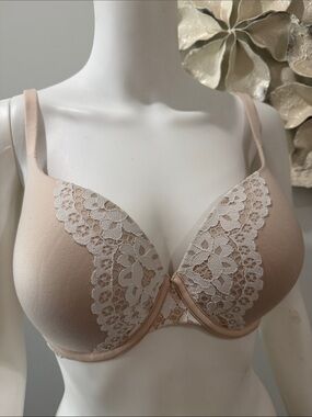 2/$28 Victoria’s Secret Body by Victoria Perfect Shape Bra 32DDD Nude Lace 32F